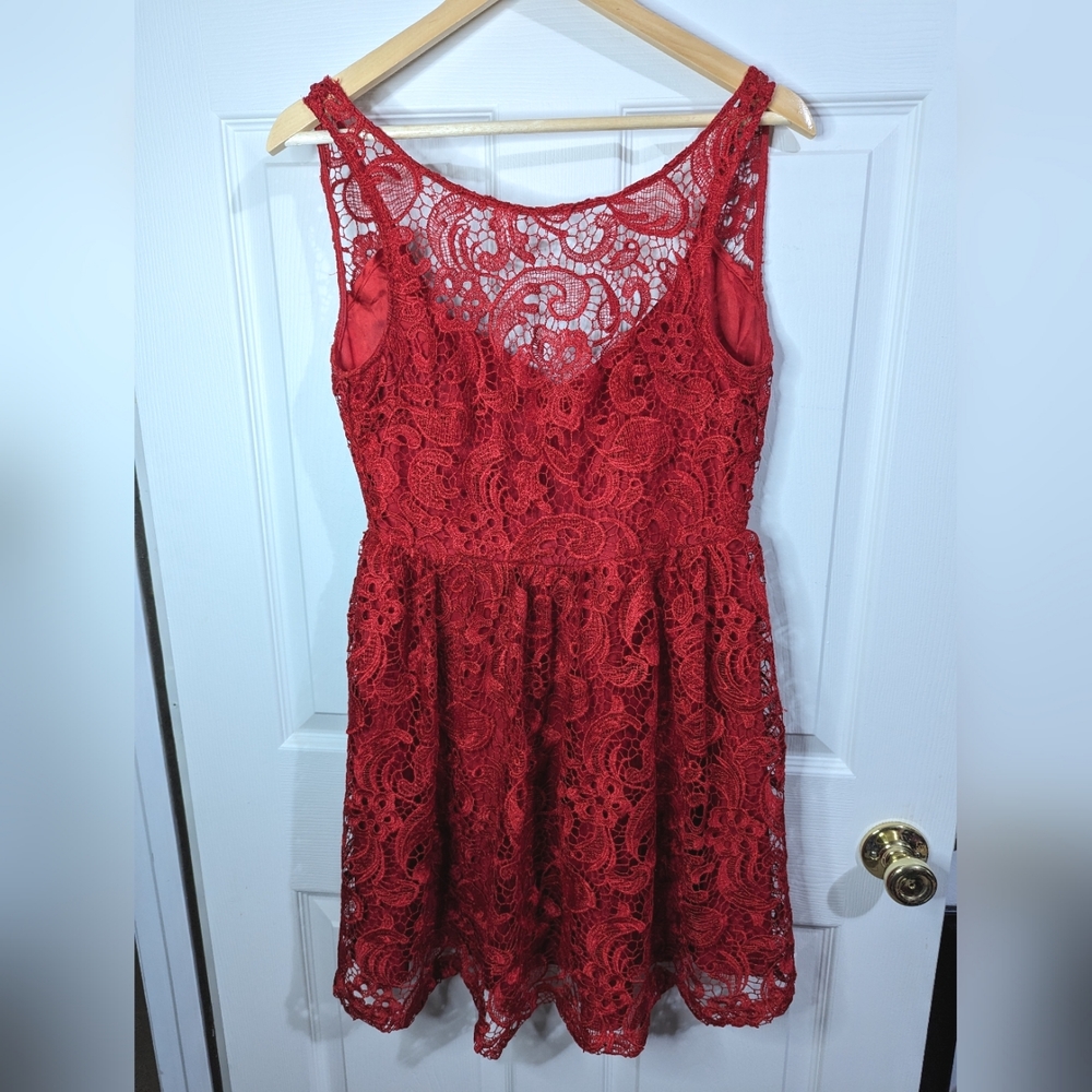 June & Ivy red lace sleeveless dress size medium
